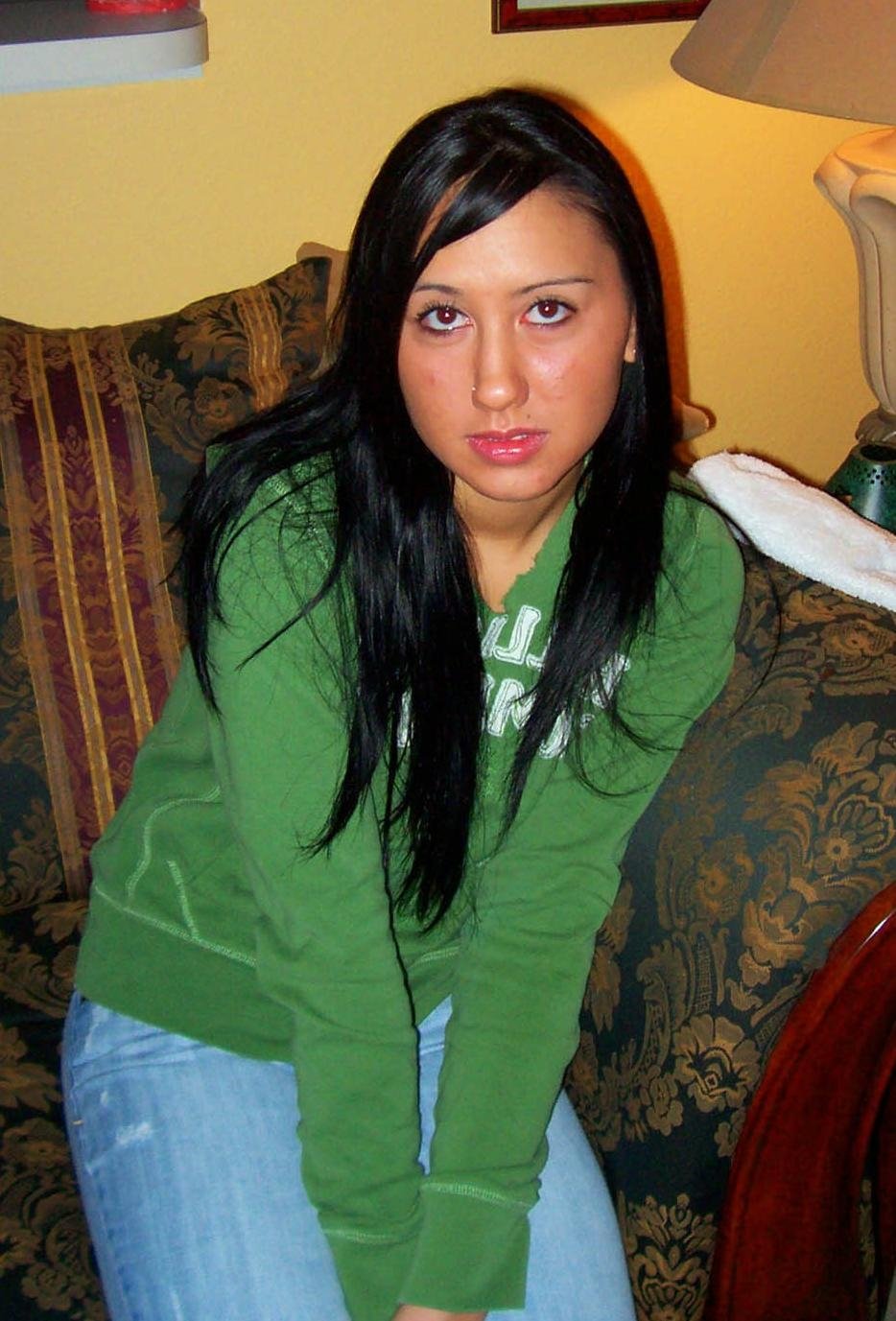 LinaBomba aus Basel-Landschaft,Schweiz